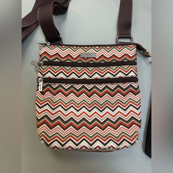 Baggallini Chevron and Black Crossbody Bags - Picture 3 of 8